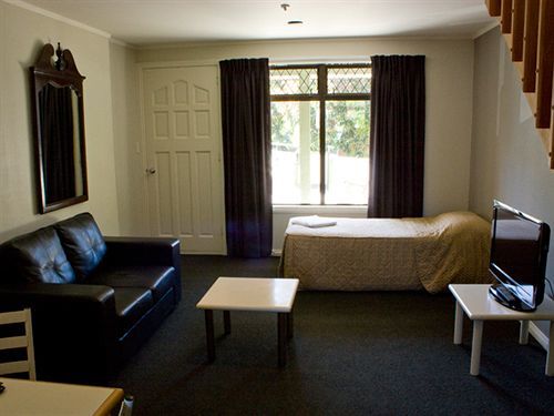 Champers Motor Lower Hutt