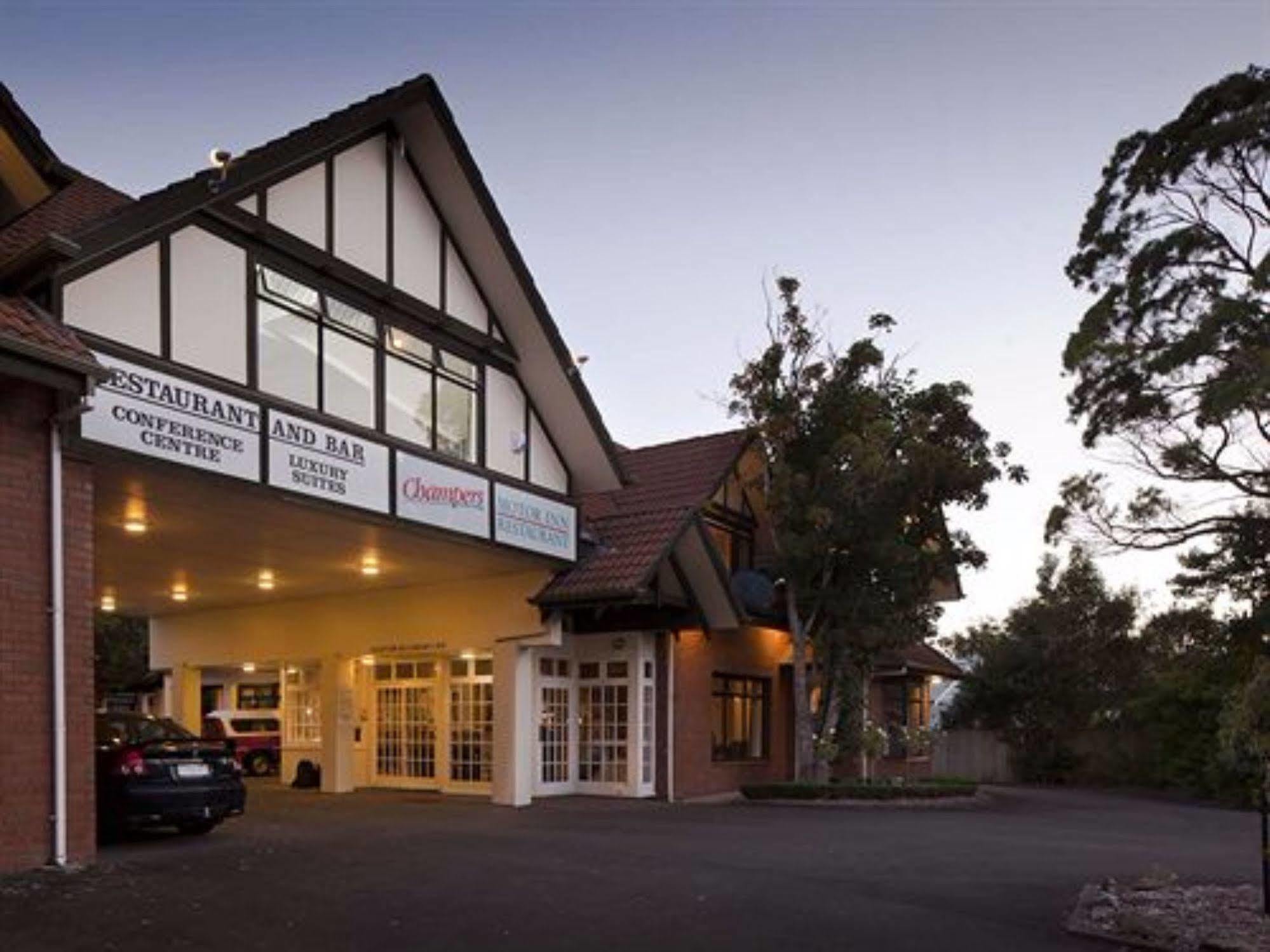 Champers Motor Motel